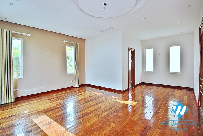 Lake view- House with big terrace for rent in Tay Ho, Hanoi